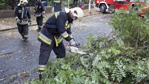 Visszavonták a piros figyelmeztetést - a legjelentősebb káreset Újbudán volt